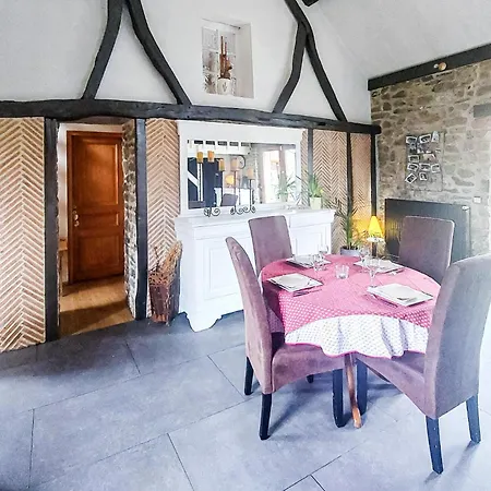 בית נופש Jolie Maison Avec Piscine Hestrud